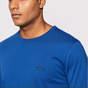 HUGO BOSS T-SHIRT